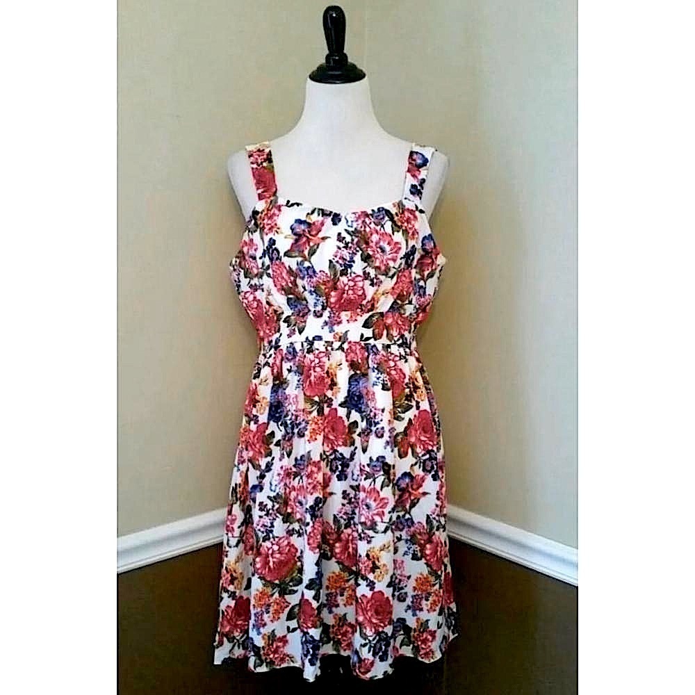 NEW Modcloth Yellow Star White Multicolor Floral Pleated Sundress Small